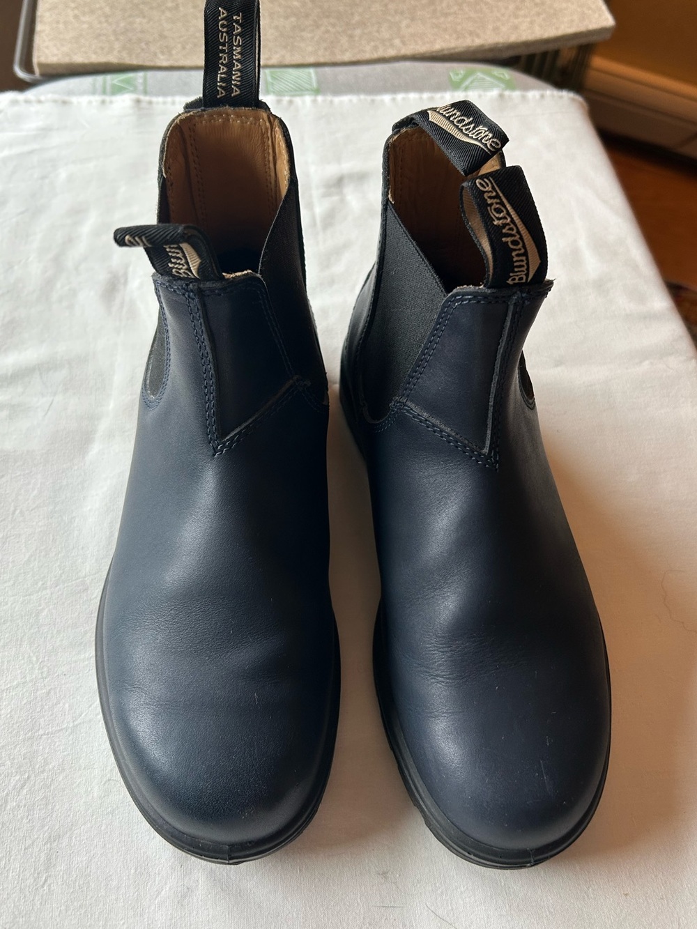 Blundstone 2246 Navy women’s 10, men’s 8